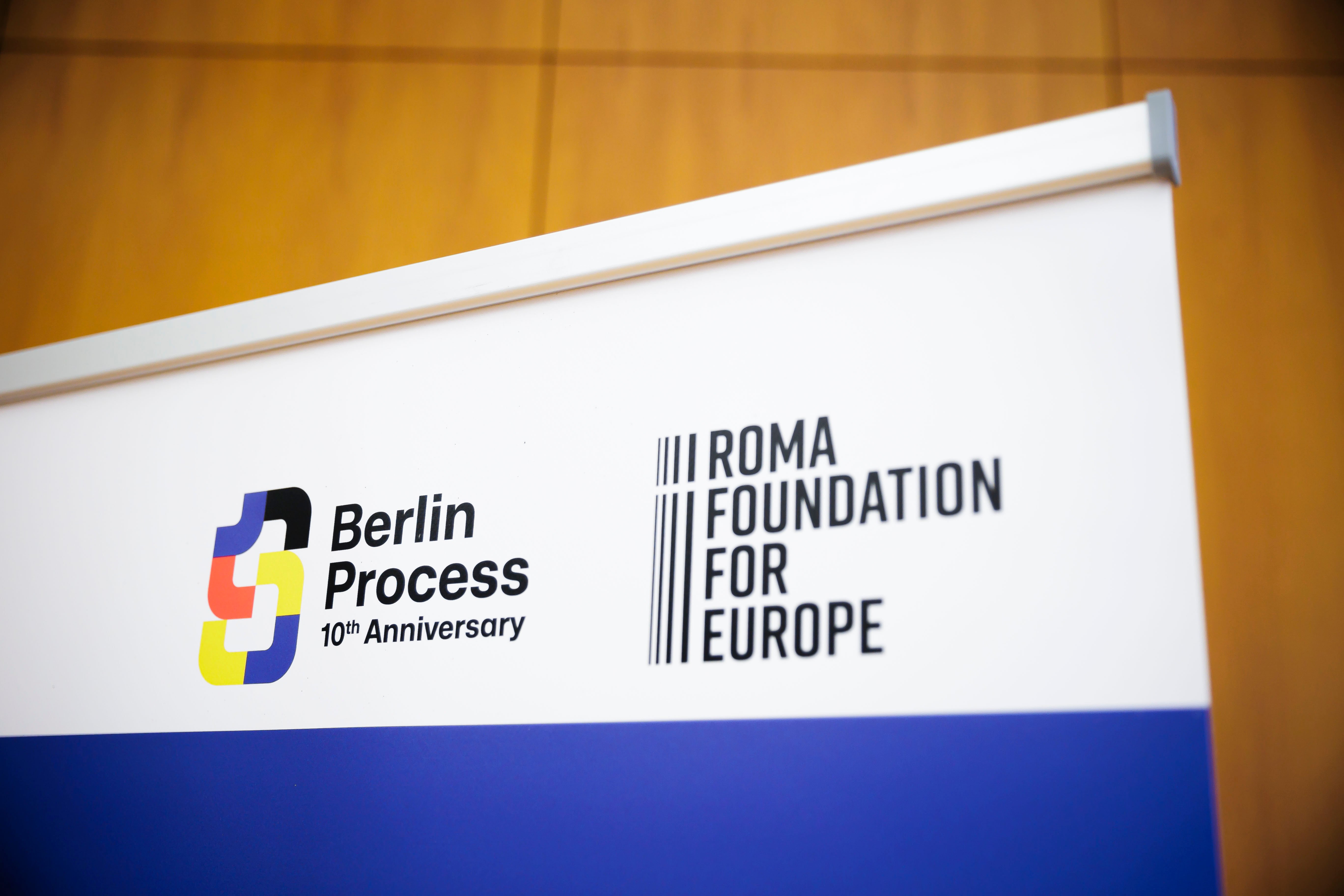 Logo of the Berlin Process and the Roma Foundation for Europe